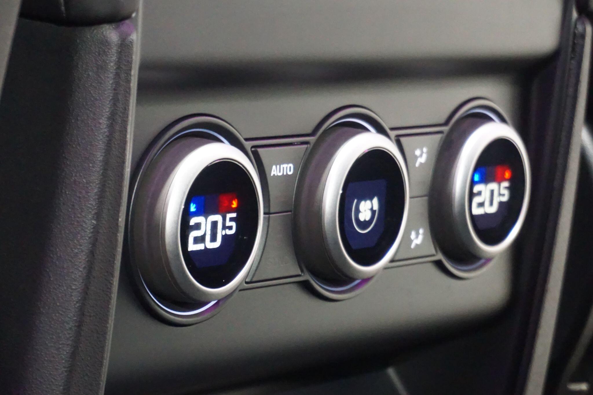 Land Rover Defender 110 2.0 P400e 15.4kWh XS Edition SUV 5dr Petrol Plug-in Hybrid Auto 4WD Euro 6 (s/s) (404 ps)